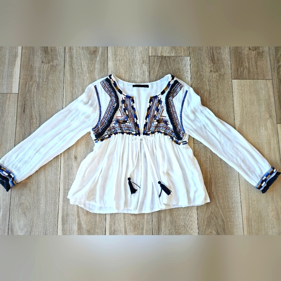 Embroidered, Open Front Top. - Picture 2 of 11